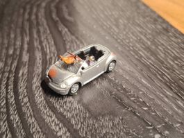 Unfallfahrzeug mit Hirsch