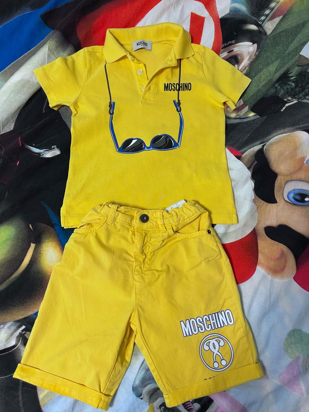 Moschino Lotti & Set di vestiti: Moschino , grosse 116 – Usato da Balsthal venduto da IrenZimkeit