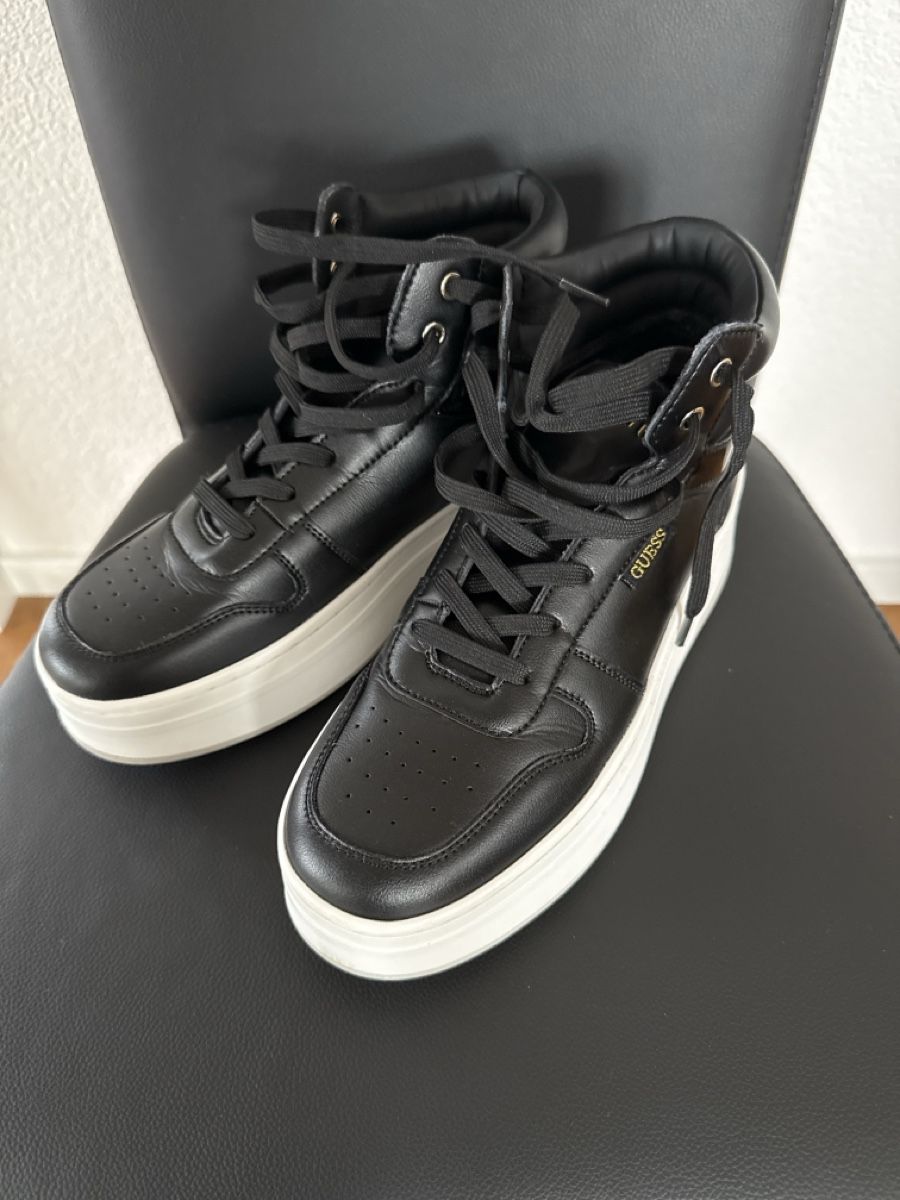 Guess Scarpe da donna: Guess High-Top Sneaker, Zeitloser Style! – Usato da Selzach venduto da Adatte02