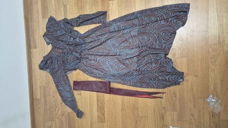Kleid mit Muster, Grösse S, inklusive Gürtel