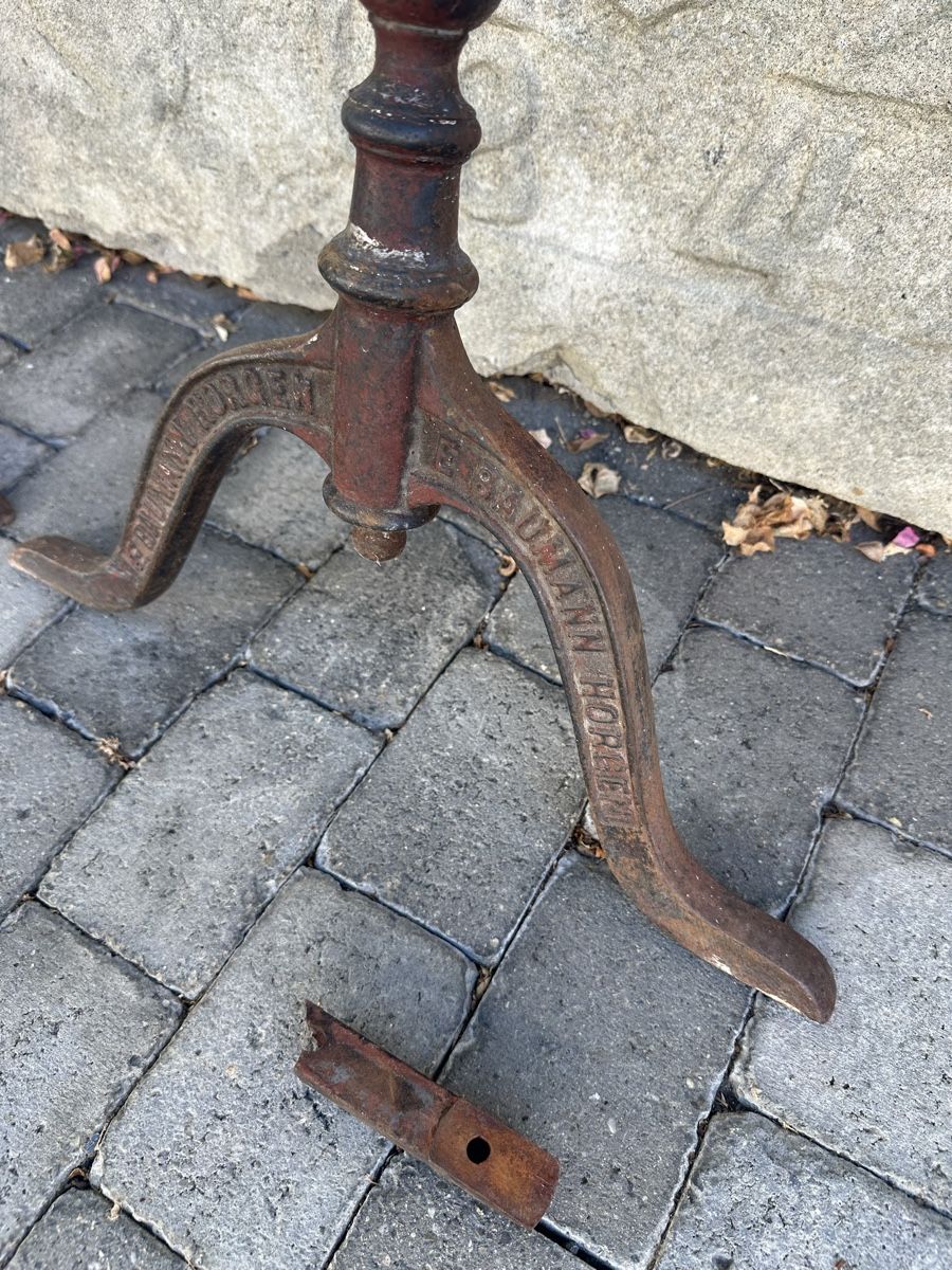 Altri mobili d'antiquariato: Tischbeine Gusseisen Horgen Glarus – Usato da Villmergen venduto da Bezdupe 6