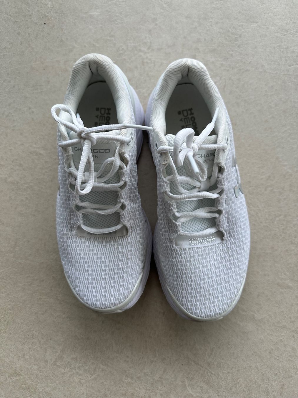 Under Armour Scarpe da donna: Under Armor Sneaker weiss Grösse 38 – Usato da Unterterzen venduto da mor_nv9n