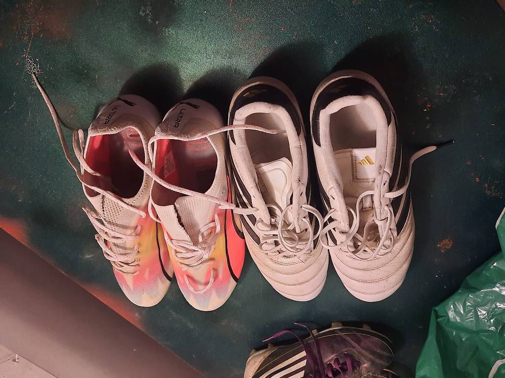 Scarpe da uomo: Fussball schuhe  Gr 43 und 44. – Usato da EMBRACH venduto da Jona-123