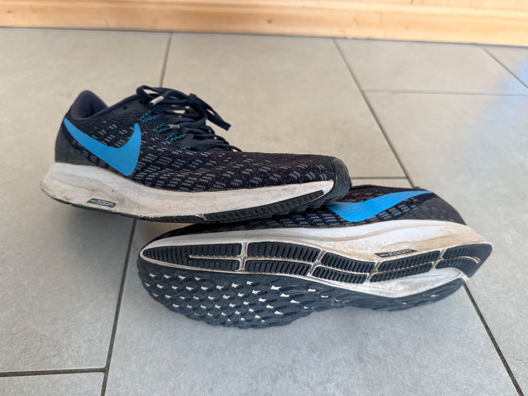 Nike Scarpe da uomo: Nike Zoom Laufschuhe, Grösse 40.5 – Usato da Uttigen venduto da Telemark72 1