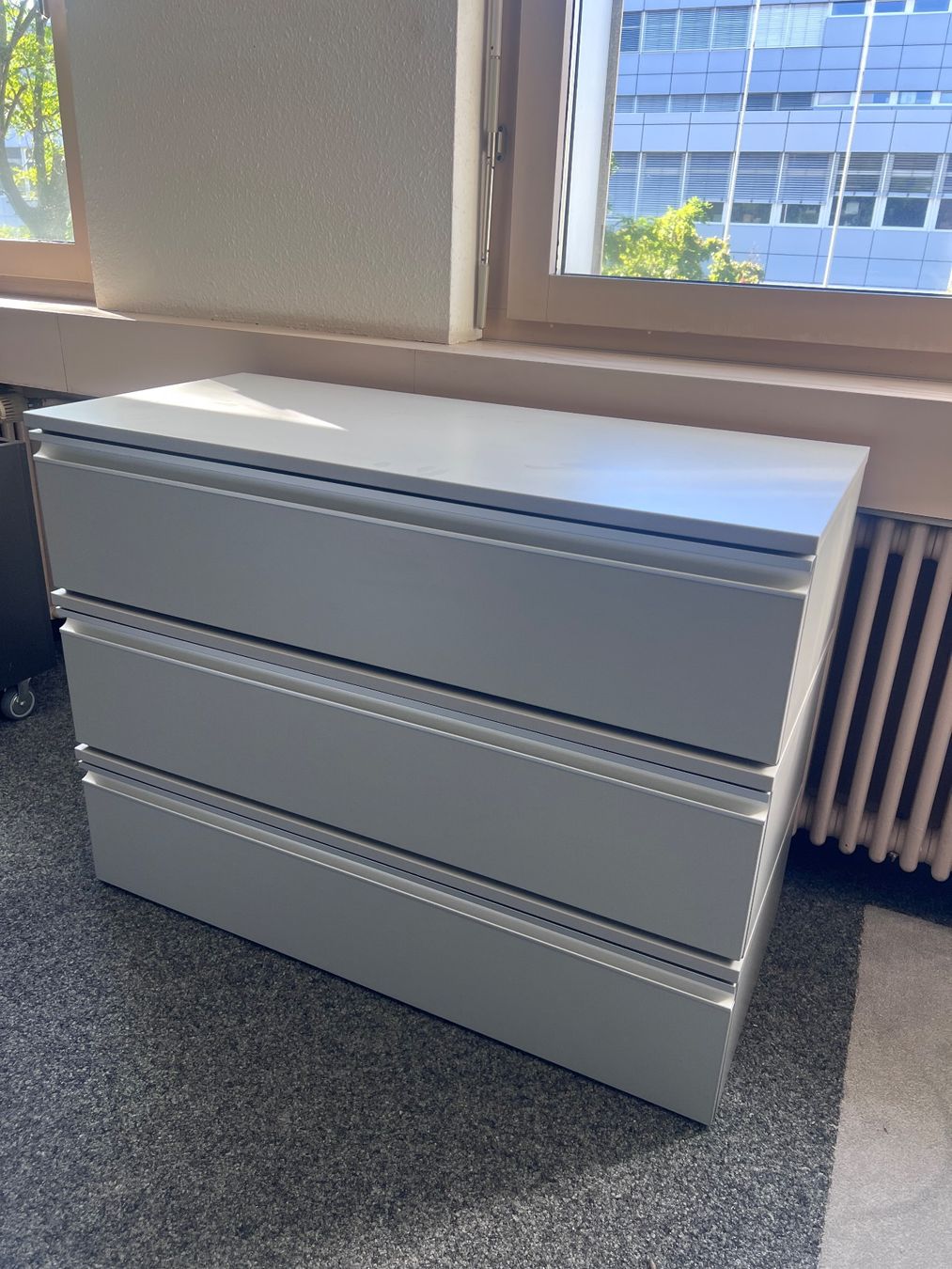 Commodes: Kommode mit Schubladen – D'occasion à Reinach BL par tba_2gyj