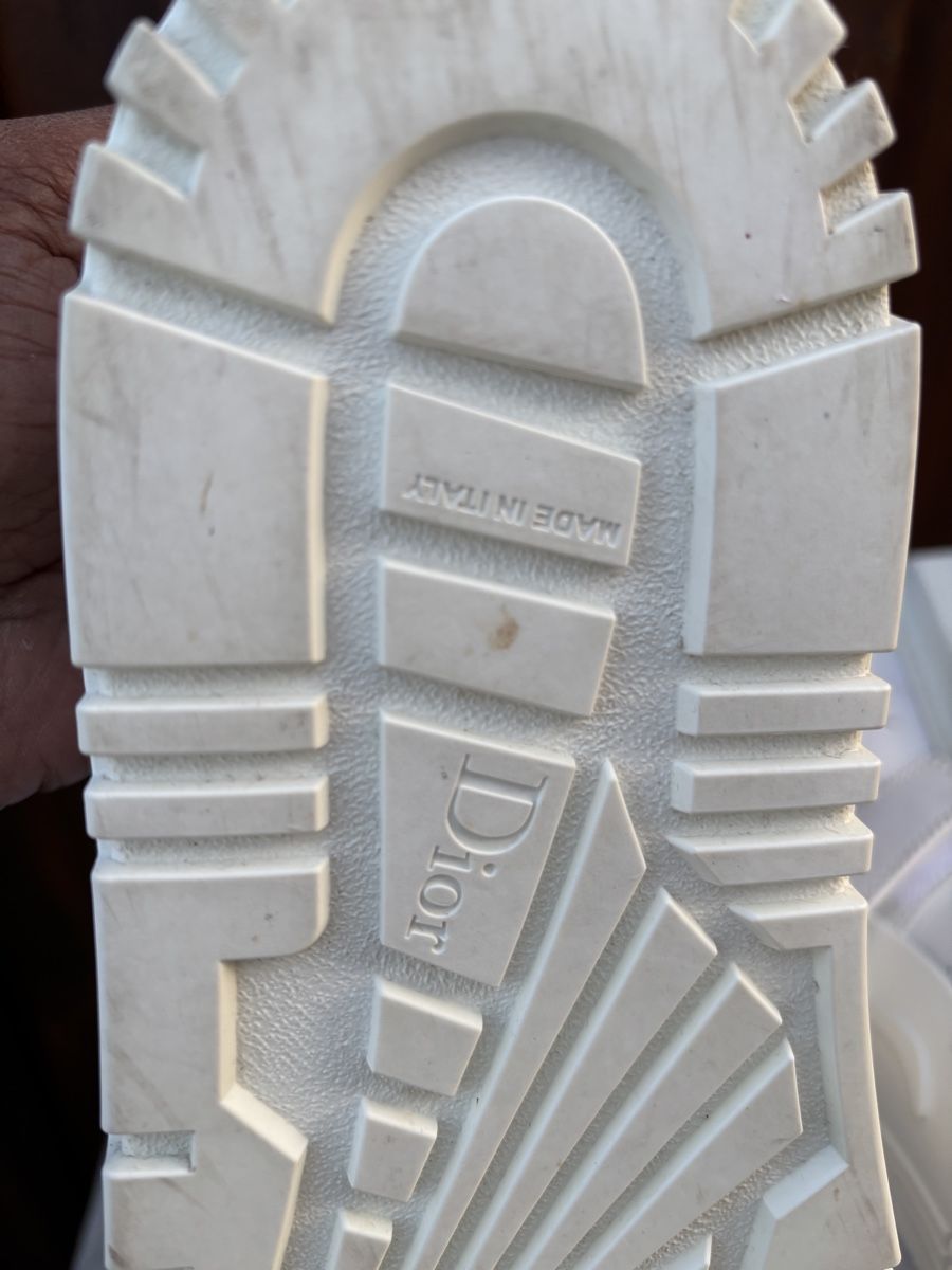 Dior Chaussures femmes: Dior Sneaker ID Weiss Leder Grösse 39,5  – D'occasion à Oberwil BL par daniellea_k 5