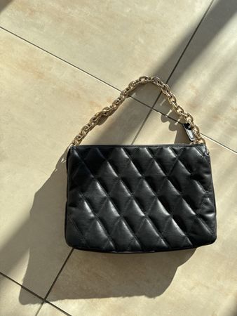 Schwarze Handtasche mit Goldkette, H&M, Top Zustand!