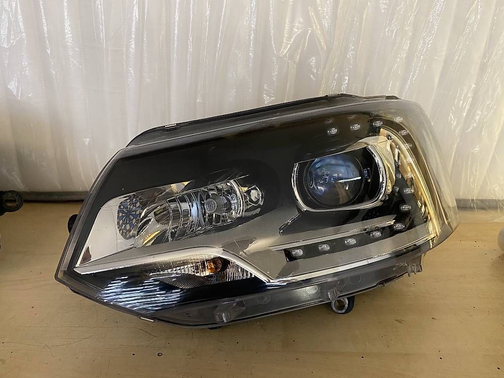 Fari: VW T5 Facelift Scheinwerfer – Usato da Dürnten venduto da luschu3000