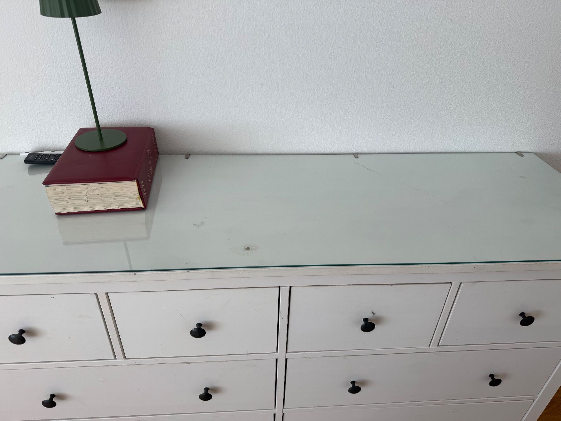Ikea Cassettiere: Commode blanche avec plateau en verre IKEA – Usato da Allschwil venduto da Uhrmach4057 1