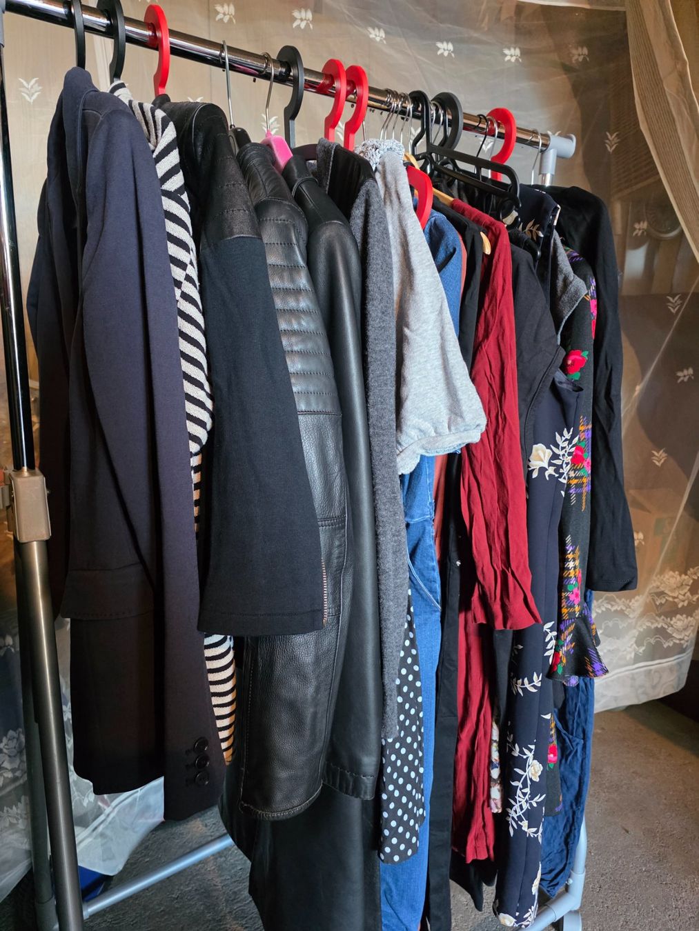Lots de vêtements: Mädels Flohmarkt (Privat) – D'occasion à Bachenbülach par Dominik-20 6