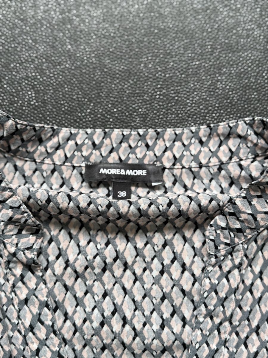 More & More Camicette: More & More blouse, size 38, patterned, great condition! – Usato da Horgen venduto da thesilverarrow