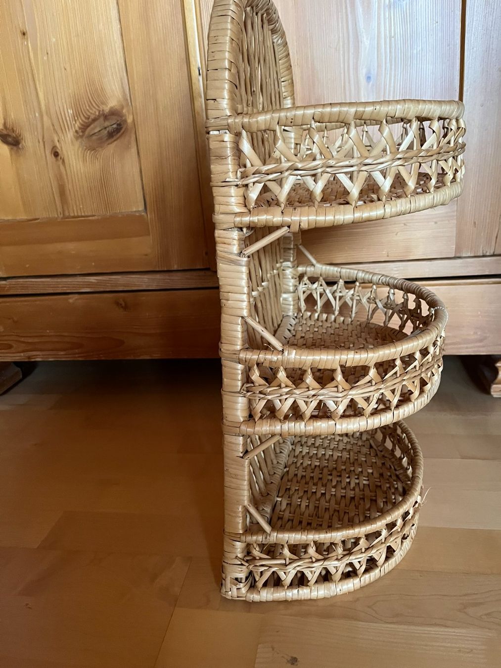 Interio Scaffali: petite étagère vintage rotin – Usato da La Chaux-de-Fonds venduto da pattysplum 1