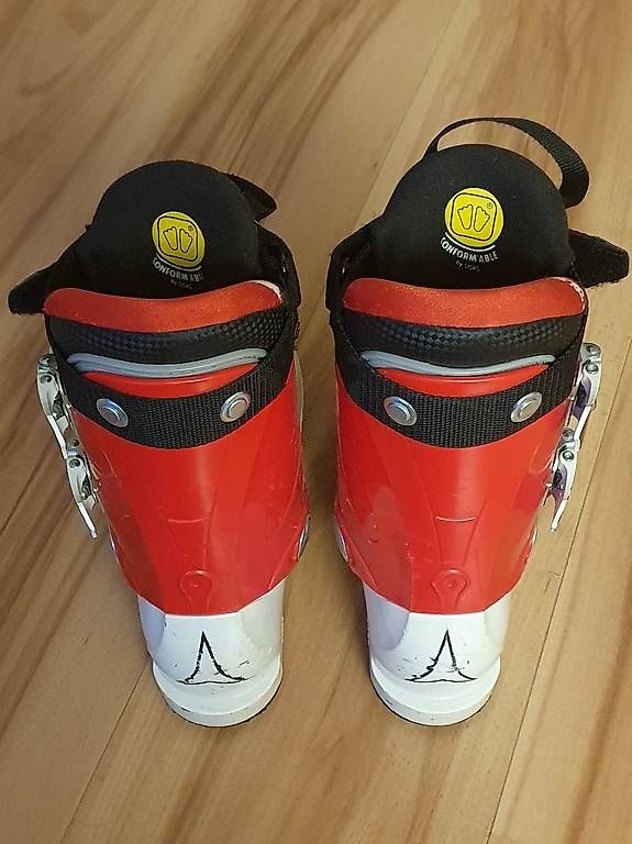 Atomic Scarpe per ragazzi: Skischuhe Atomic Grösse EU 36.5 – Usato da Schwyz venduto da Marhin 1
