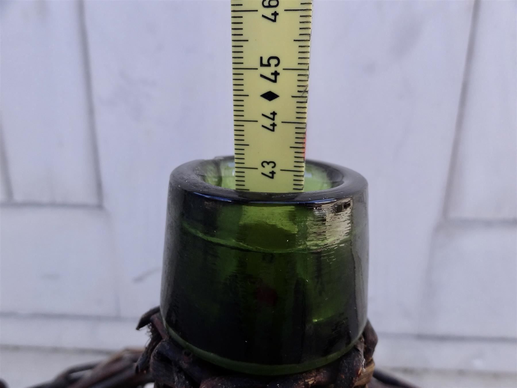 Bottiglie: alte grosse Korbflasche – Nuovo e nell'imballaggio originale da Kerzers venduto da Flaschenposten 9