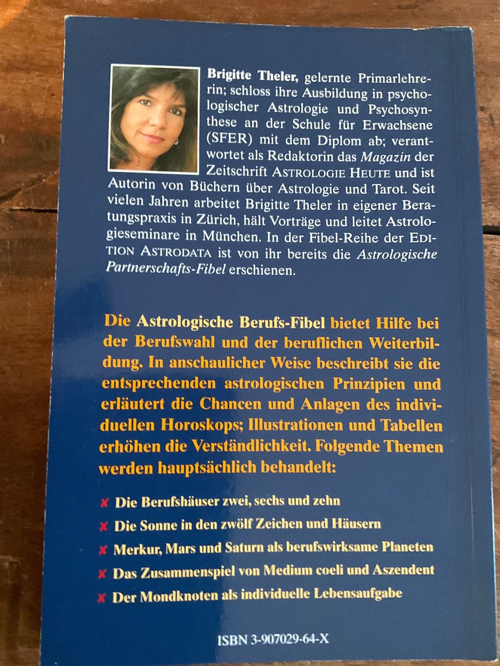 Libri: Astrologische Berufs-Fibel – Usato da Avenches venduto da Lactobacille 1