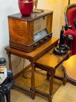 Antikes Röhrenradio im Holzgehäuse – 1950er Jahre – Vintage