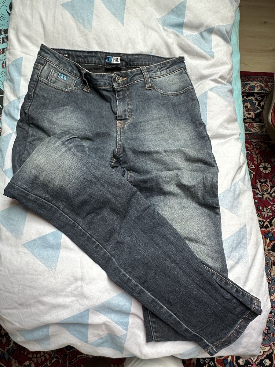 Jeans: Motorrad Jeans mit Protektoren  – D'occasion à Wolfhausen par Foto-Brocki 1