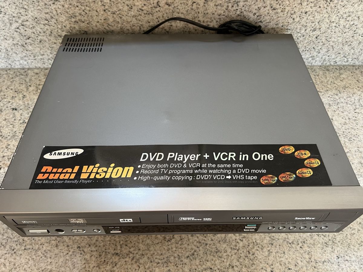 Samsung Aufnahmegeräte: Samsung DVD & VHS-Videorecorder SV-DVD1E – Gebraucht aus Schongau von Retro_Shop 3