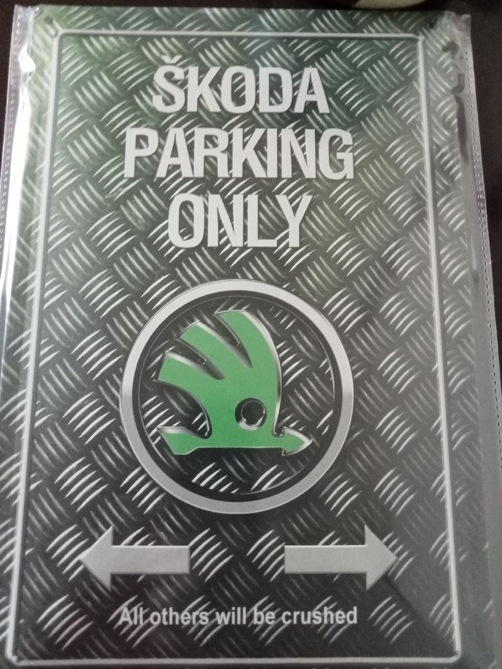 Insegne: Blechschild-SKODA-PARKING ONlY-grün – Nuovo e nell'imballaggio originale da Rupperswil venduto da big-one-sale