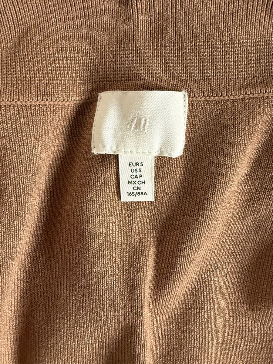 H&M Top: H&M top S – Usato da Luzern venduto da Aistee 4