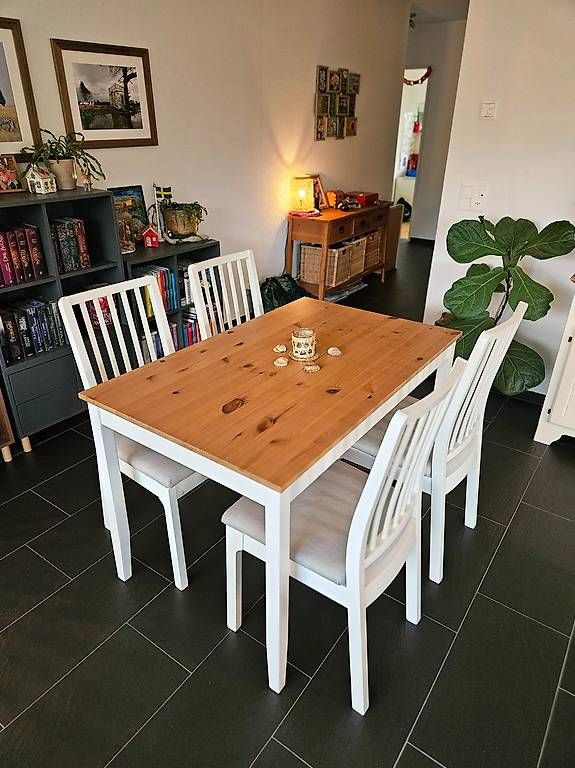 Ikea Set de table et chaises: Tisch & 4 Stühle – D'occasion à Schliern b. Köniz par sciurrrus 2