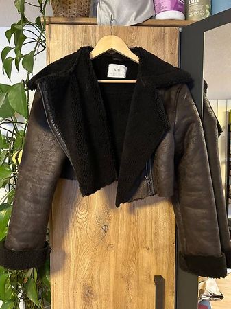 Schöne gefütterte Kunstlederjacke zu verkaufen, Grösse S
