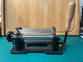 Sattler-Werkzeug: manuelle Leder-Spalt-Maschine