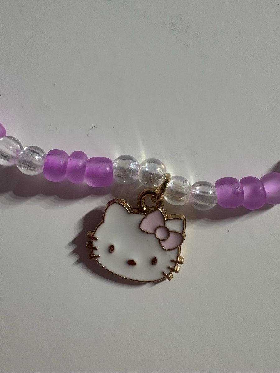 Bracciali & Braccialetti: Süsses Hello Kitty Armband, Lila/Weiss, Accessoire – Nuovo (secondo la descrizione) da Winterthur venduto da nik_pr58 1