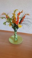Wunderschöne Deko Vase, mit Teller und 14 verschied. Blumen