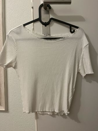 Sommerliches, kurzes, weisses Ripp-Shirt, Grösse M
