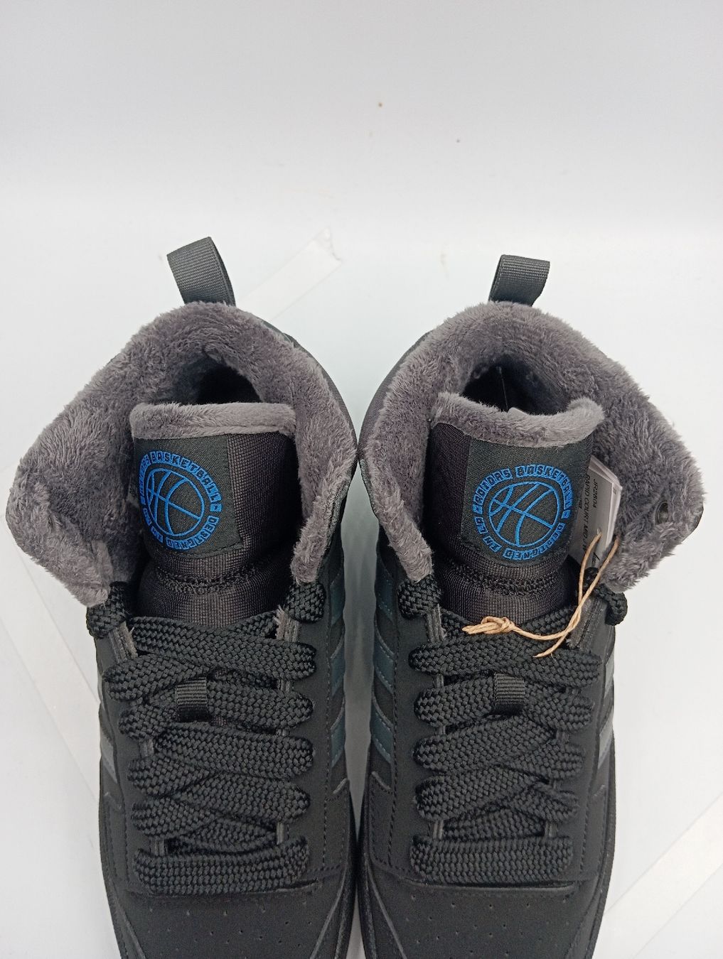 Adidas Scarpe per ragazzi: Adidas Rapid Court Mid J Winter (EU40) – Nuovo e nell'imballaggio originale da Schaffhausen venduto da outlez 3