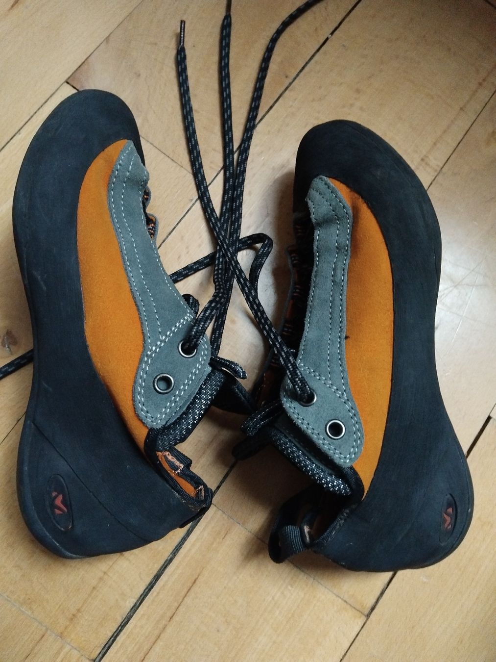Millet Herrenschuhe: Chaussures Millet Escalade orange gris taille 38 – Gebraucht aus Peseux von Seven_life 3