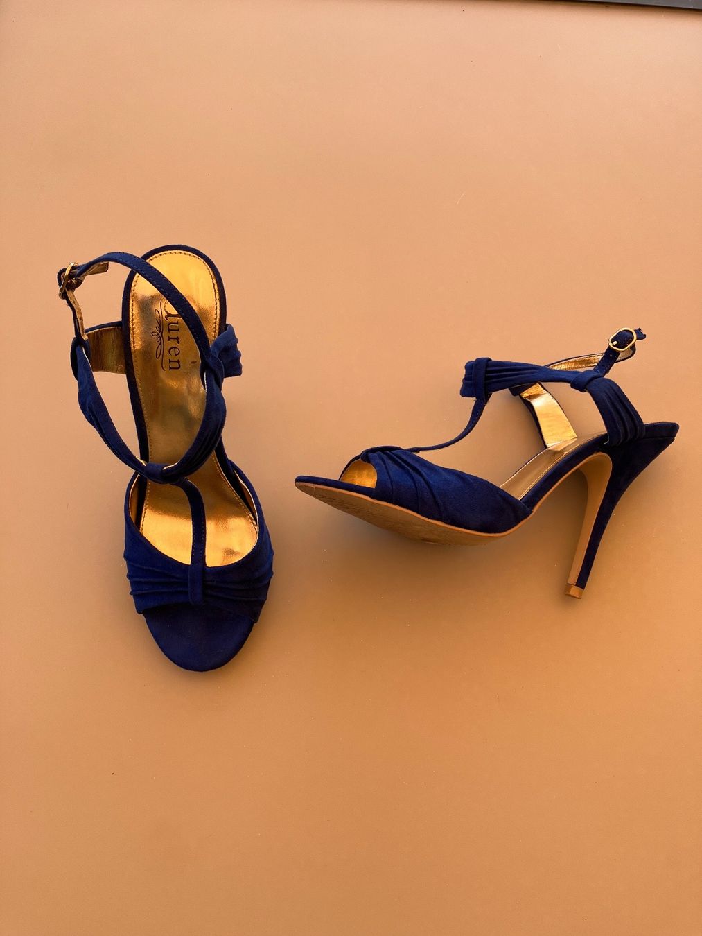 Chaussures femmes: Escarpins bleus élégants, taille 39 👠✨ – D'occasion à Chavannes-des-Bois par mai_pfq6 1