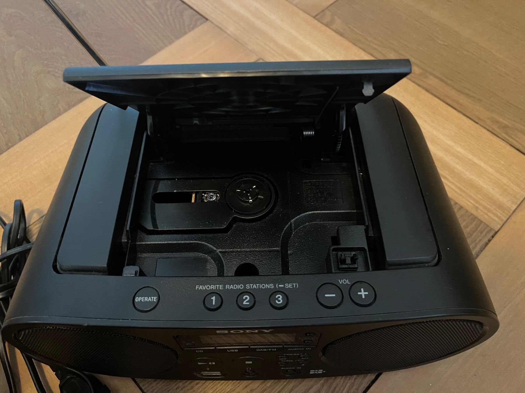Sony Lettore multimediale & Streamer: Radio CD Sony – Nuovo (secondo la descrizione) da Biel/Bienne venduto da echinops 5