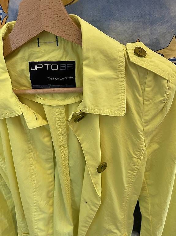 Giacche: trench giallo fluo – Usato da Lugano venduto da naz_zkg8 2