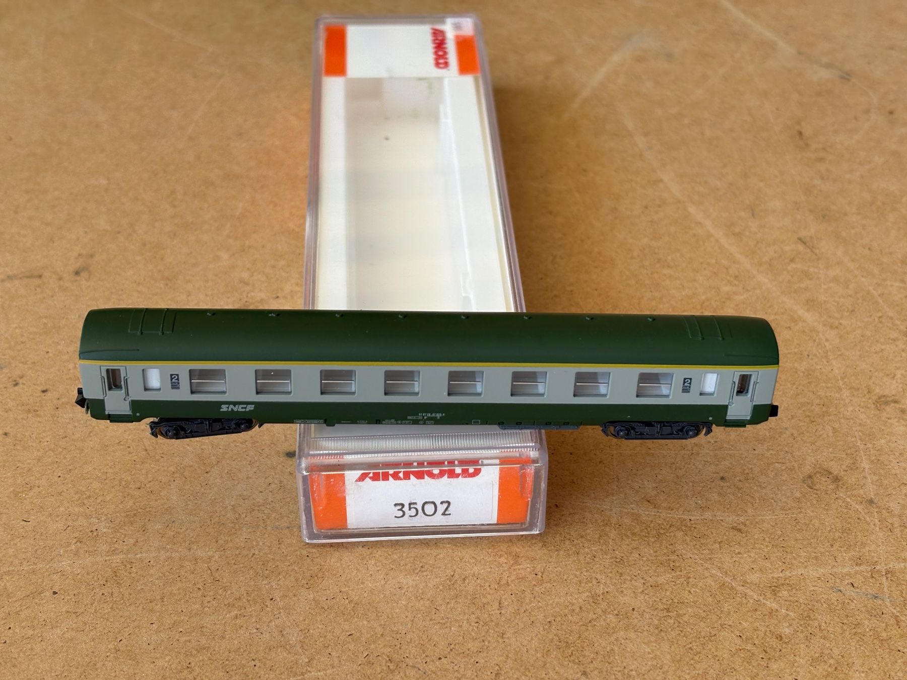 Arnold Trains électriques: Arnold 3502 Personenwagen SNCF DEV 2 KL – Neuf (Voir description) à Hauterive NE par eriamch
