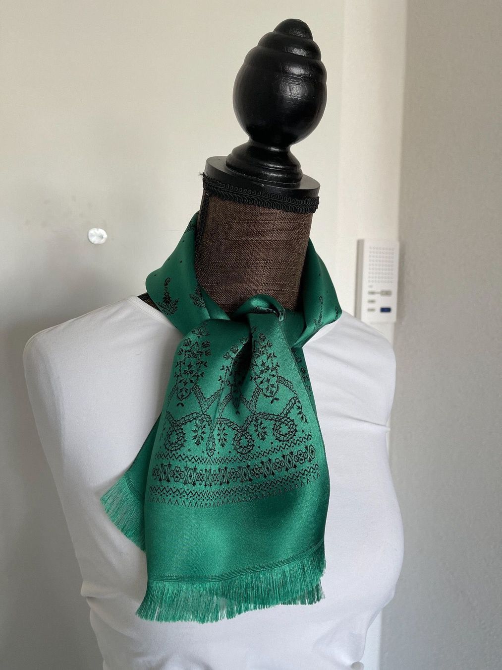 Foulard & Sciarpe: Seiden Foulard – Usato da Winkel venduto da KaschmirArt 6