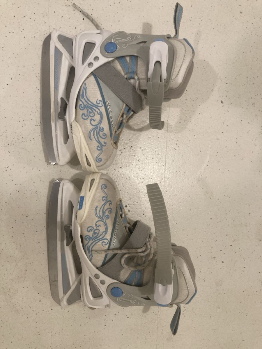 Pattini da ghiaccio: Schlittschuhe gr 29-32 – Usato da Domat/Ems venduto da nyfelerpatrick