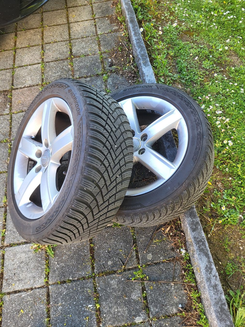 Hankook Pneus & Kompletträder: pneus 225/50 R17 sur jantes – Gebraucht aus Delemont von Qam_qy7k