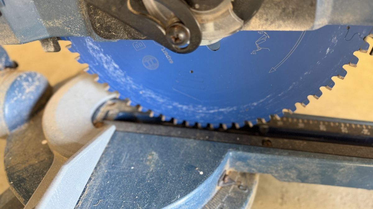 Einhell Scies: Scie radiale Einhell en bon état d'usage – D'occasion à Rebeuvelier par Rikinette8789 2