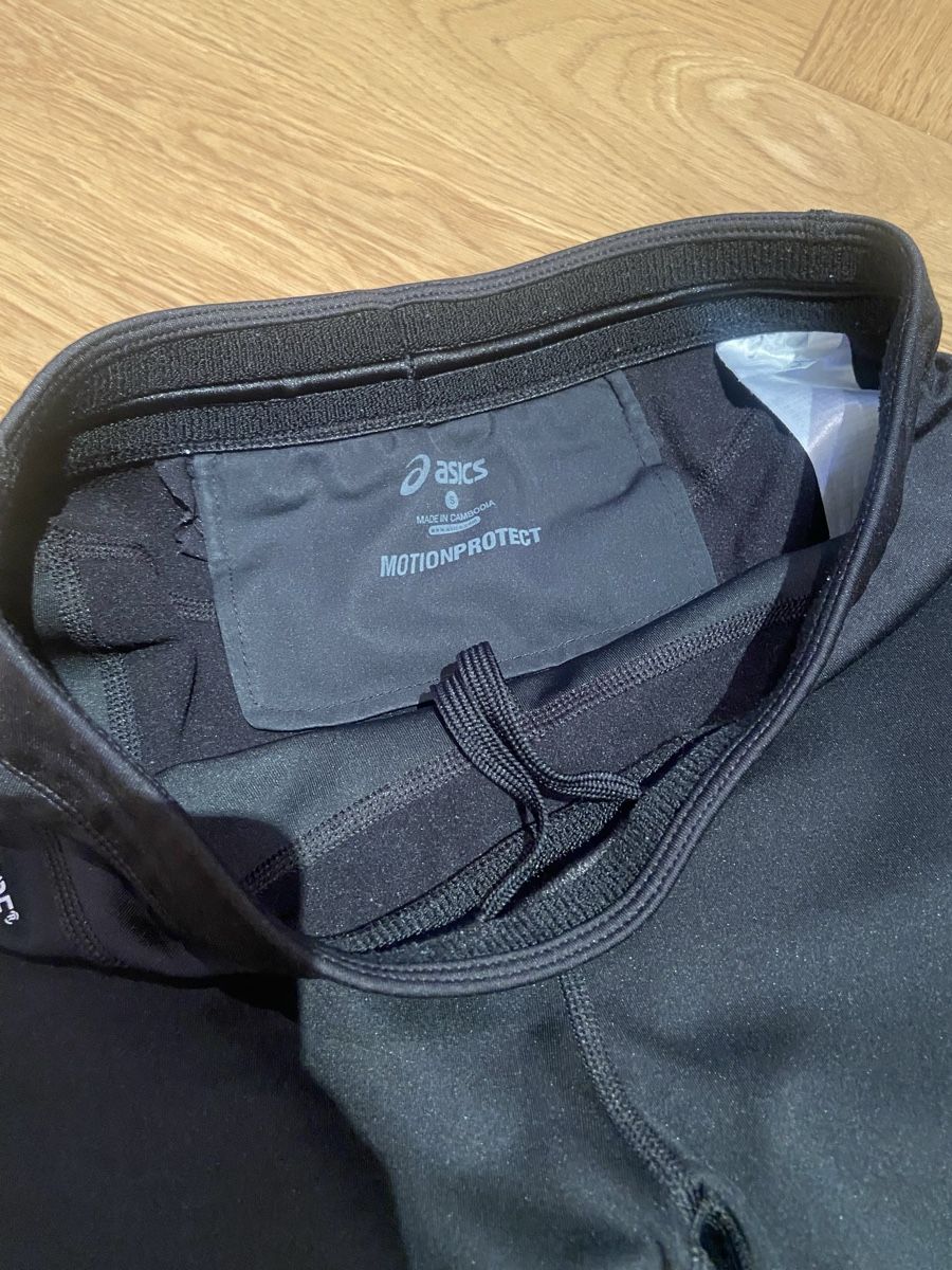 Asics Leggings: Asics Gore Windstopper Leggins Small schwarz – Usato da Winterthur venduto da mal_8f2x 3