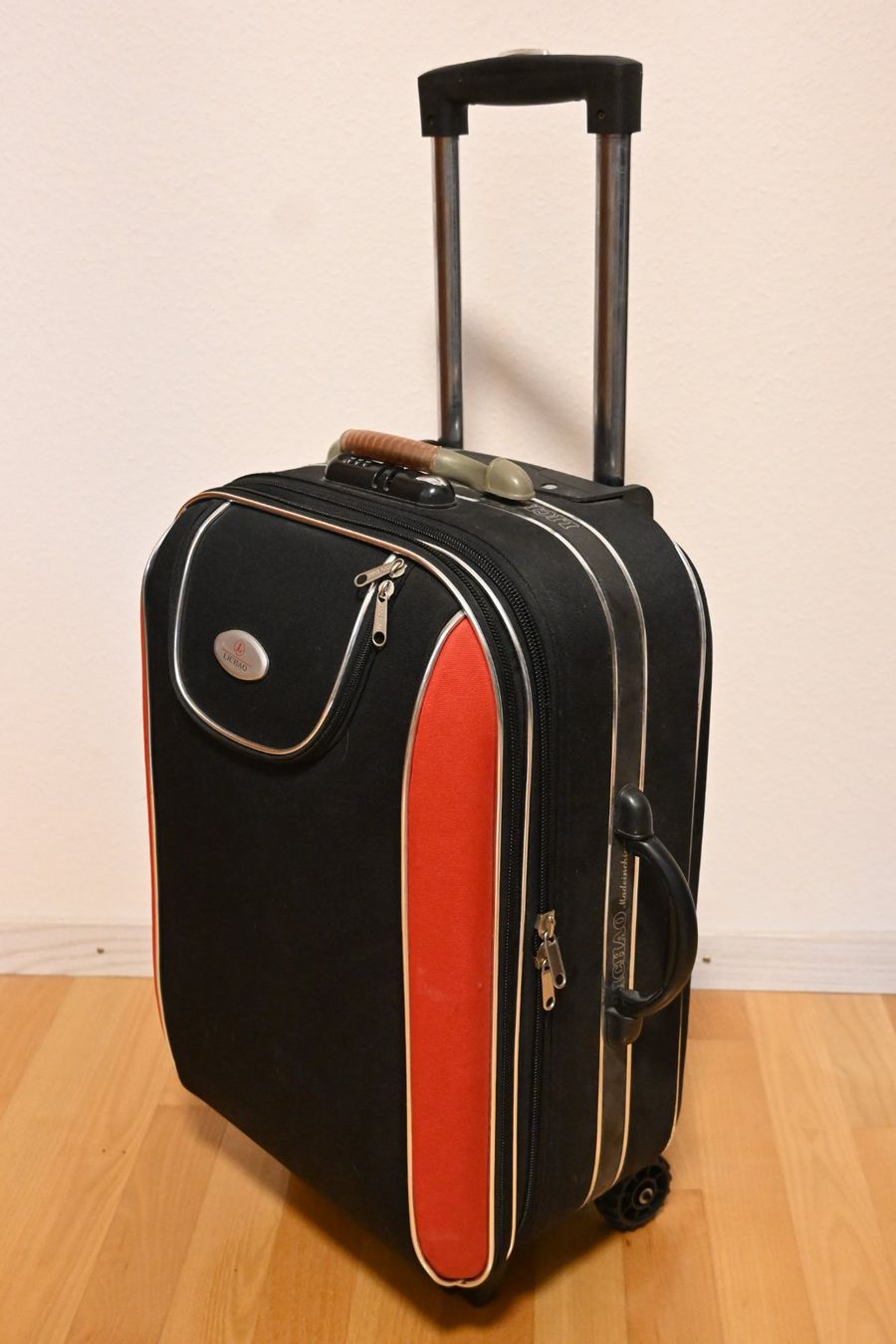 Valigie: schwarz roter Rollkoffer Lichao – Usato da Dietikon venduto da Bhelbling