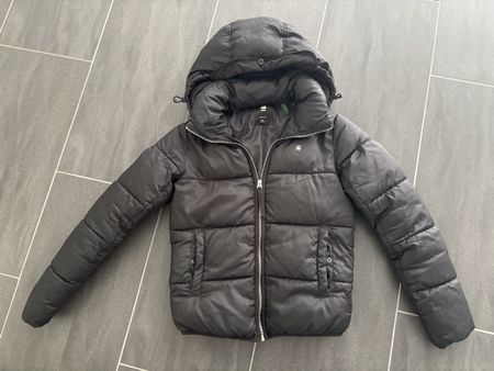 SCHWARZE G-STAR RAW WINTERJACKE