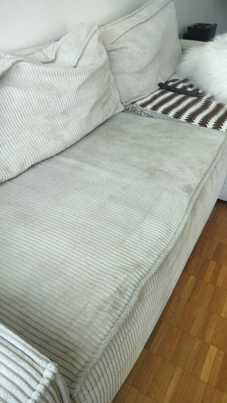 Divani: Cord Beige Schlafcouch mit Stauraum – Usato da Luzern venduto da cla_k79r 7