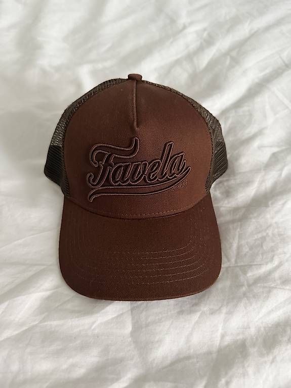 Chapeaux, bonnets & casquettes: favela cap – D'occasion à Hünenberg See par broglisvintage
