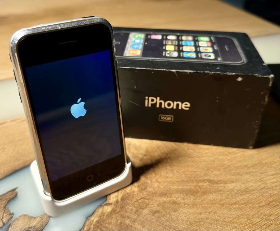 Apple iPhone 1. Generation (2G, 16 GB) Sammlerstück (Gebraucht) in ...