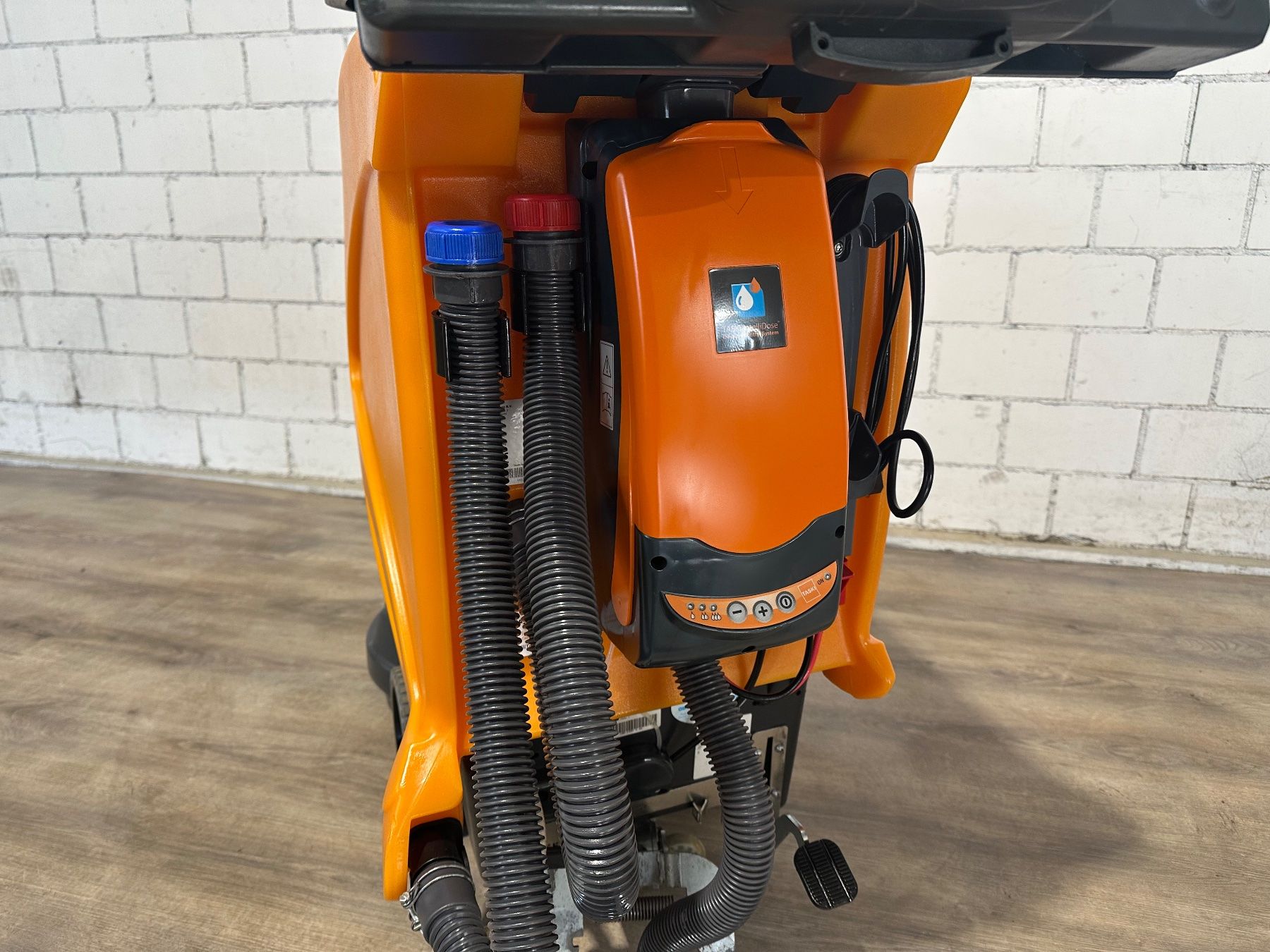 Toutes les machines: Taski Swingo 955 B Neue Batterien – D'occasion à Bettwiesen par chili1 8
