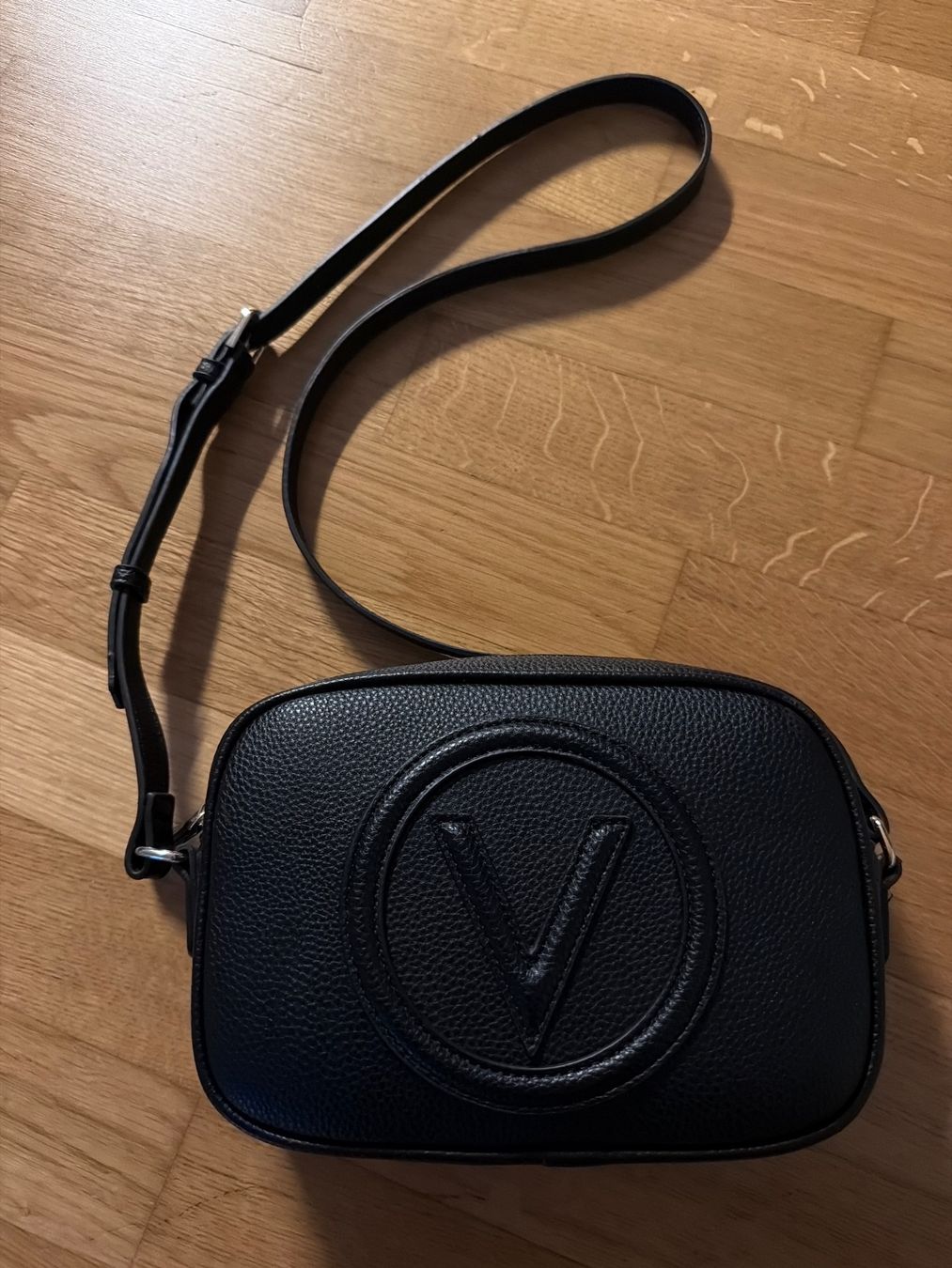 Valentino Borse da donna: valentino tasche schwarz – Usato da Bonstetten venduto da juliestore