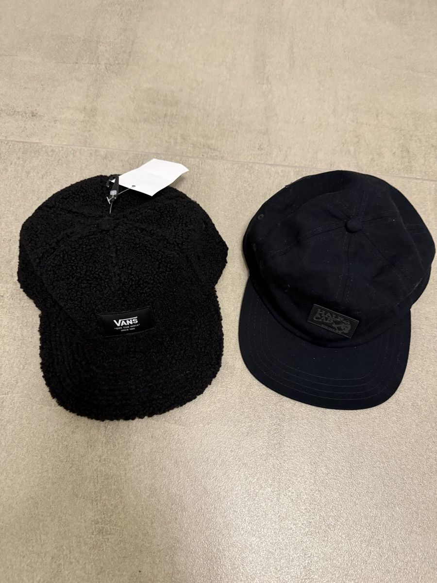 Vans Copricapi, berretti & cappellini: Set di 2 berretti/cappellini neri: Vans e Half Cab – Nuovo (secondo la descrizione) da Ludiano venduto da sheshe26