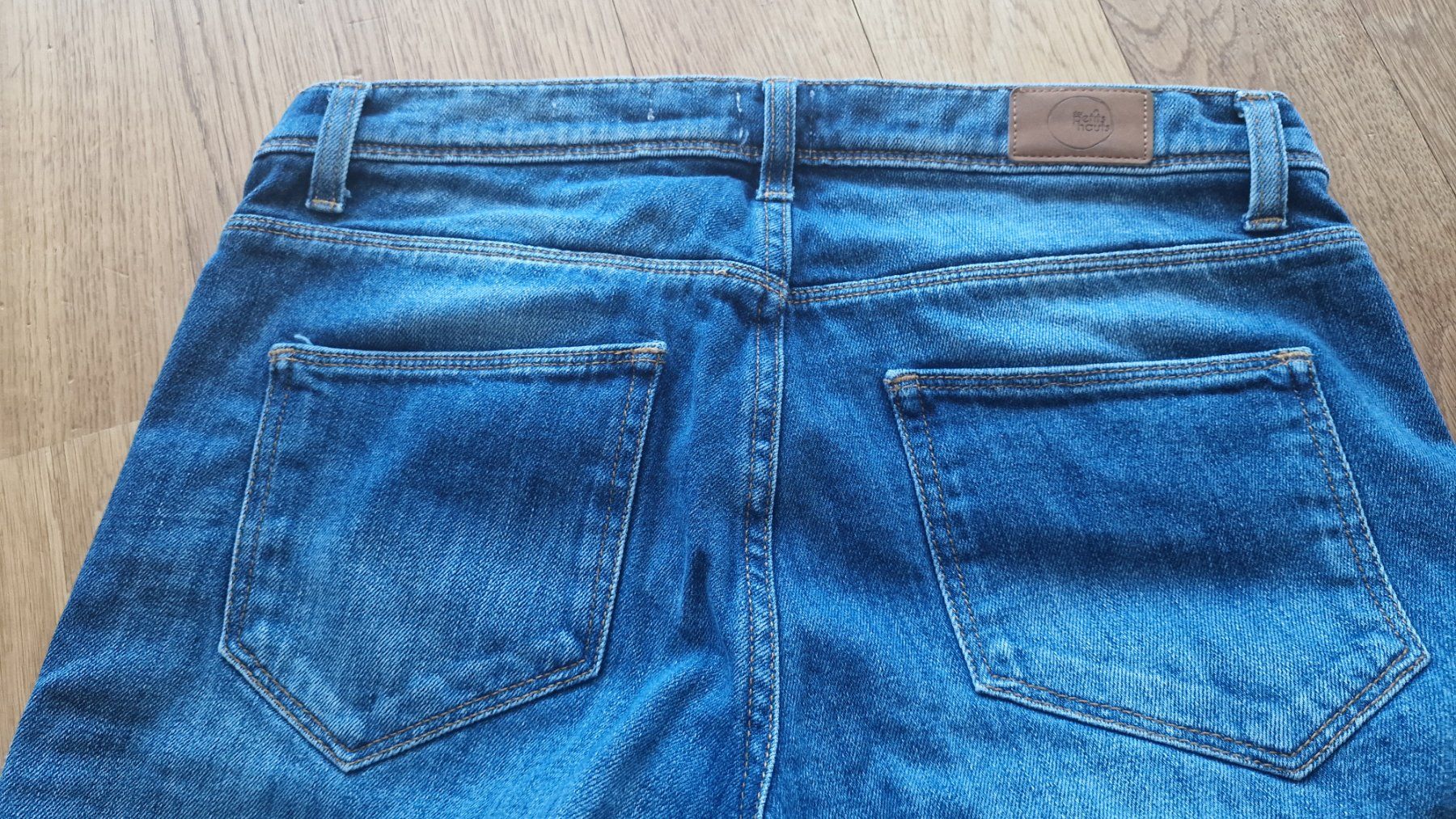 Des Petits Hauts Jeans: Des petits hauts Jeans – Gebraucht aus Kerns von onewayticket 1